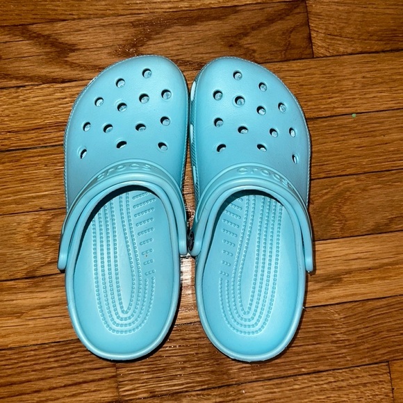 tropical teal crocs size 8